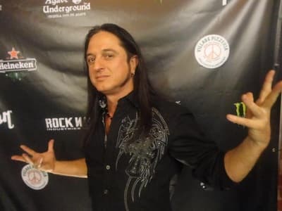 Gio Ardizzola — guitarist